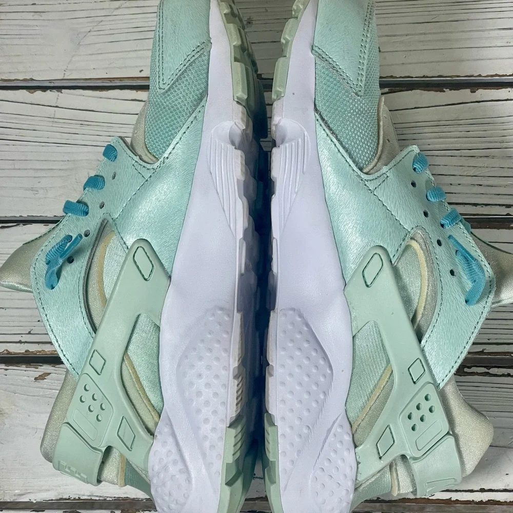 CLEANED Nike 7Y Girls Air Huarache‎ Run SE Igloo Shimmer Green Teal Women's 8.5